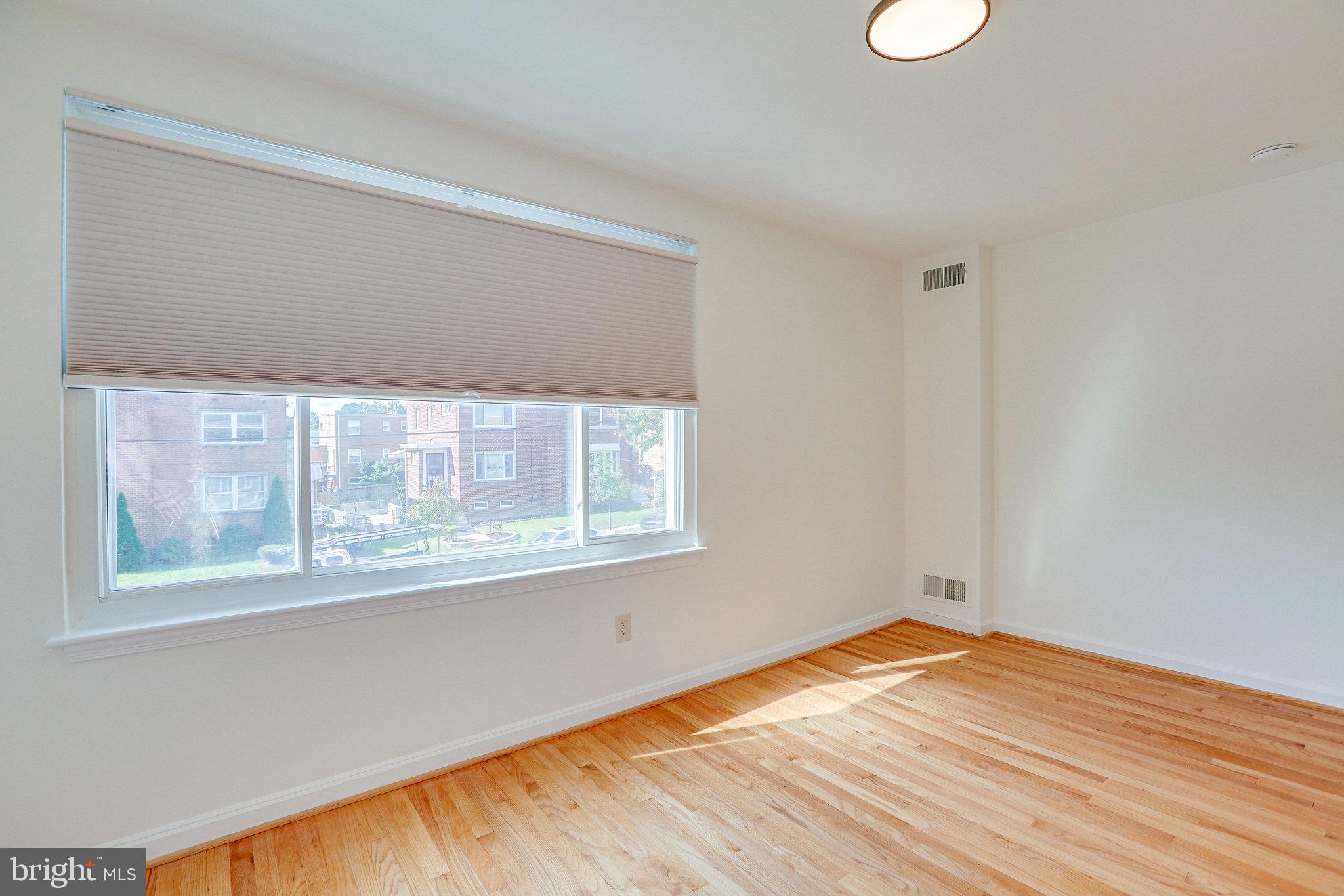 5513 CHILLUM PLACE NE