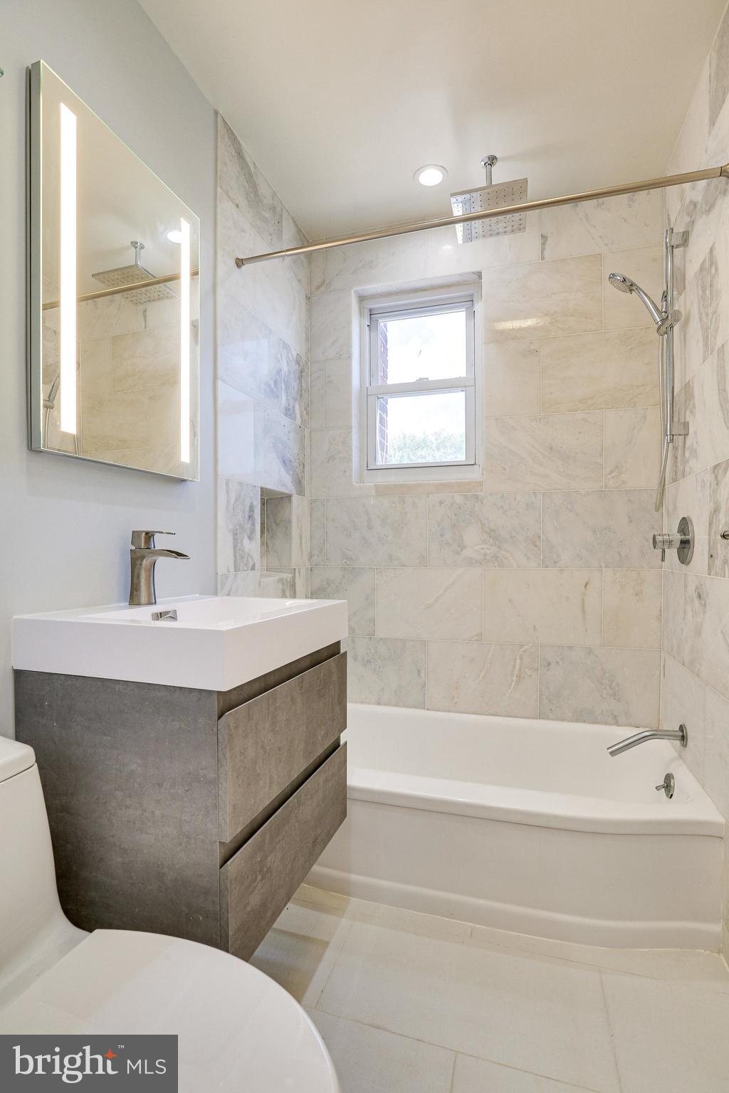 5513 CHILLUM PLACE NE