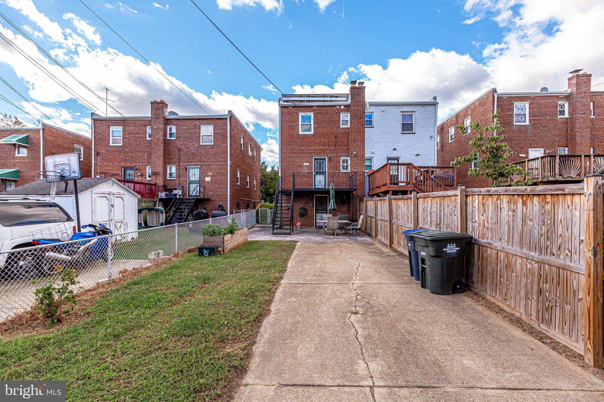 5513 CHILLUM PLACE NE