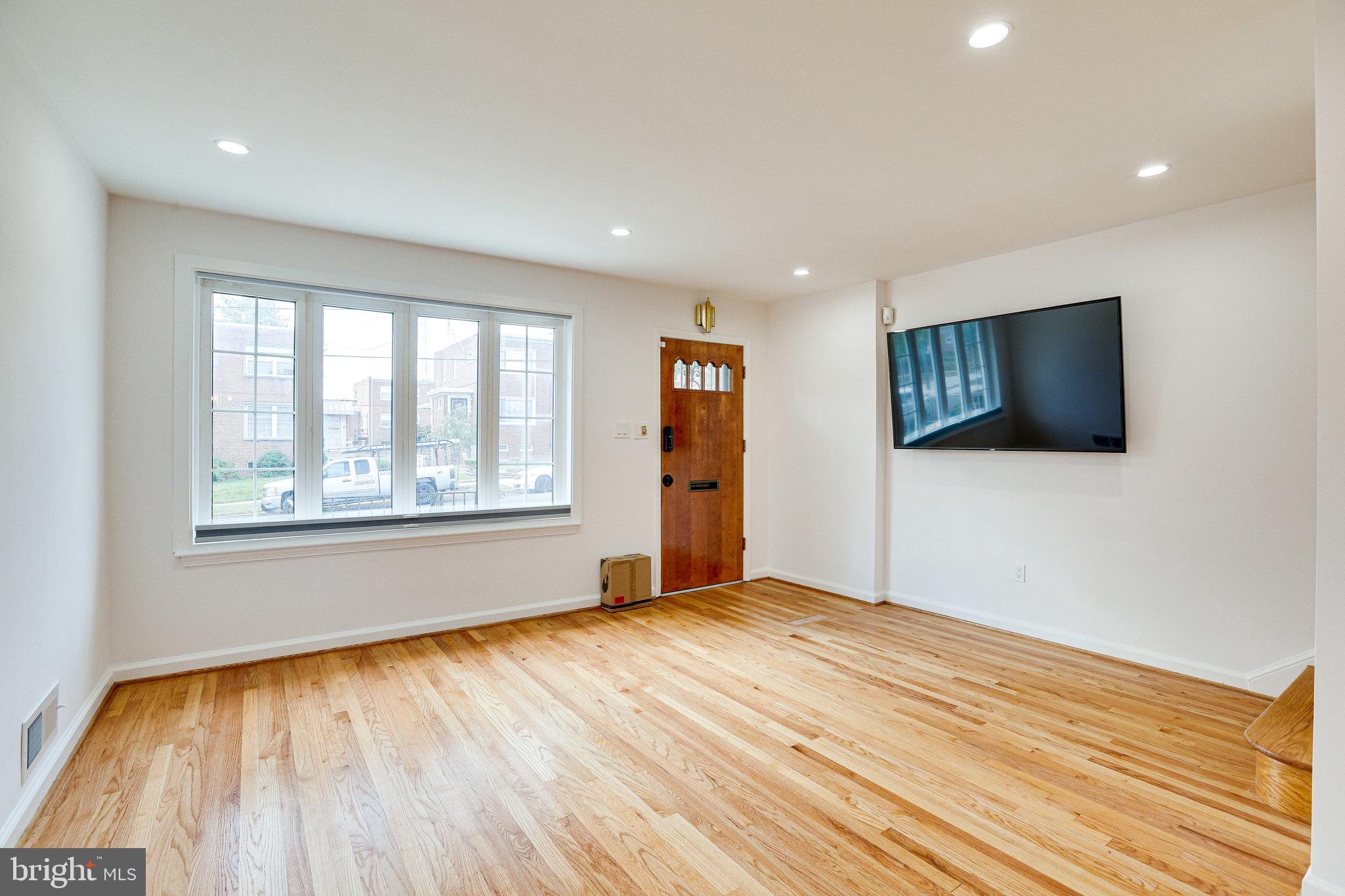 5513 CHILLUM PLACE NE