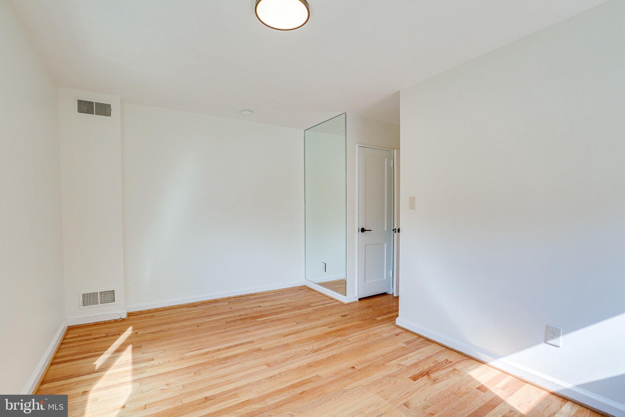 5513 CHILLUM PLACE NE