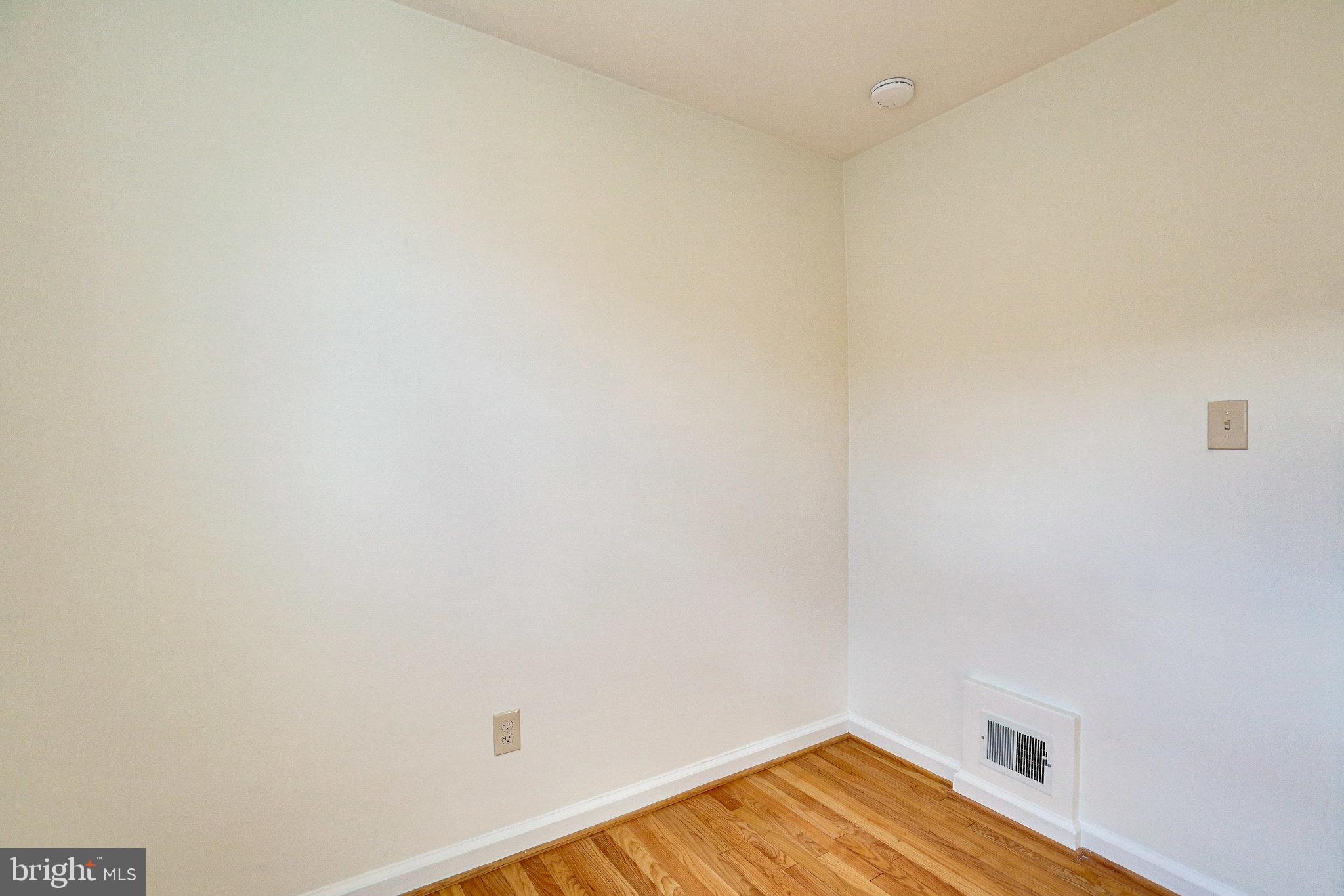 5513 CHILLUM PLACE NE