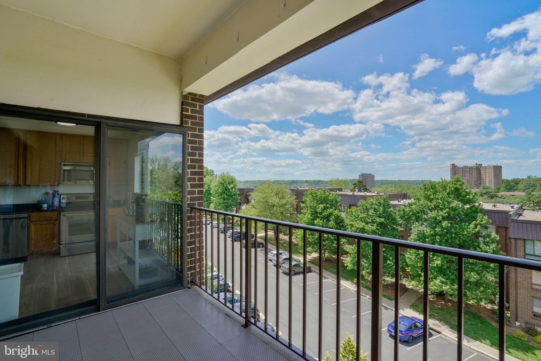128 ROBERTS LANE 400