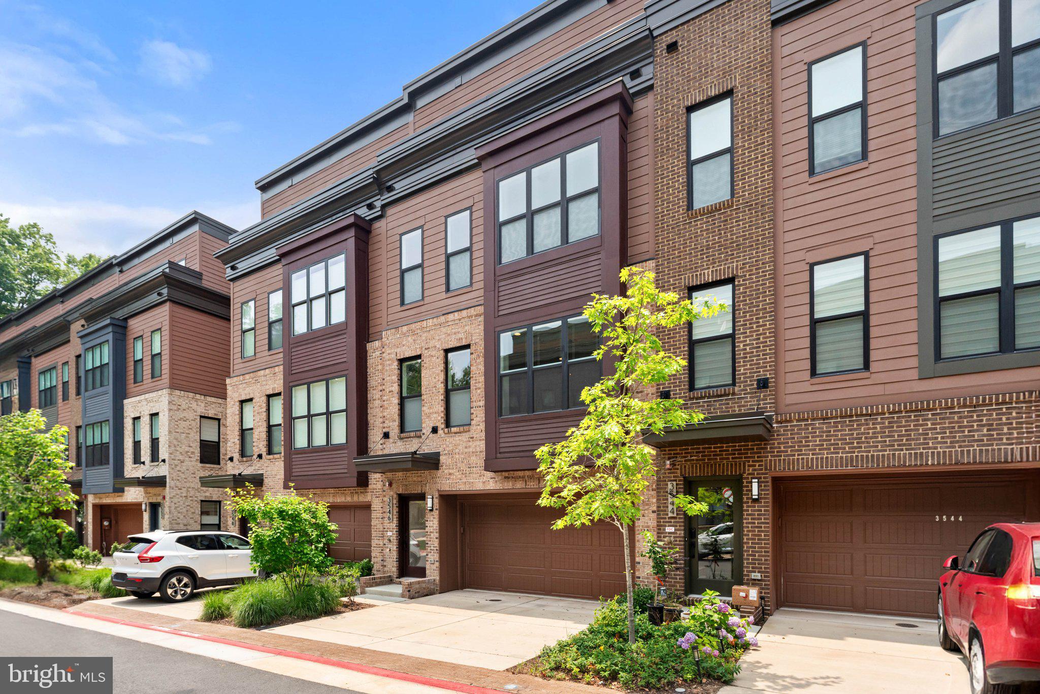 3546 SUTTON HEIGHTS CIRCLE