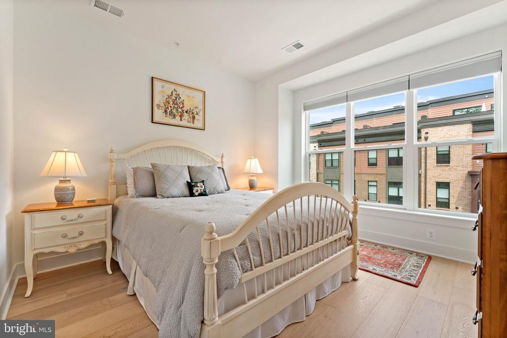 3546 SUTTON HEIGHTS CIRCLE