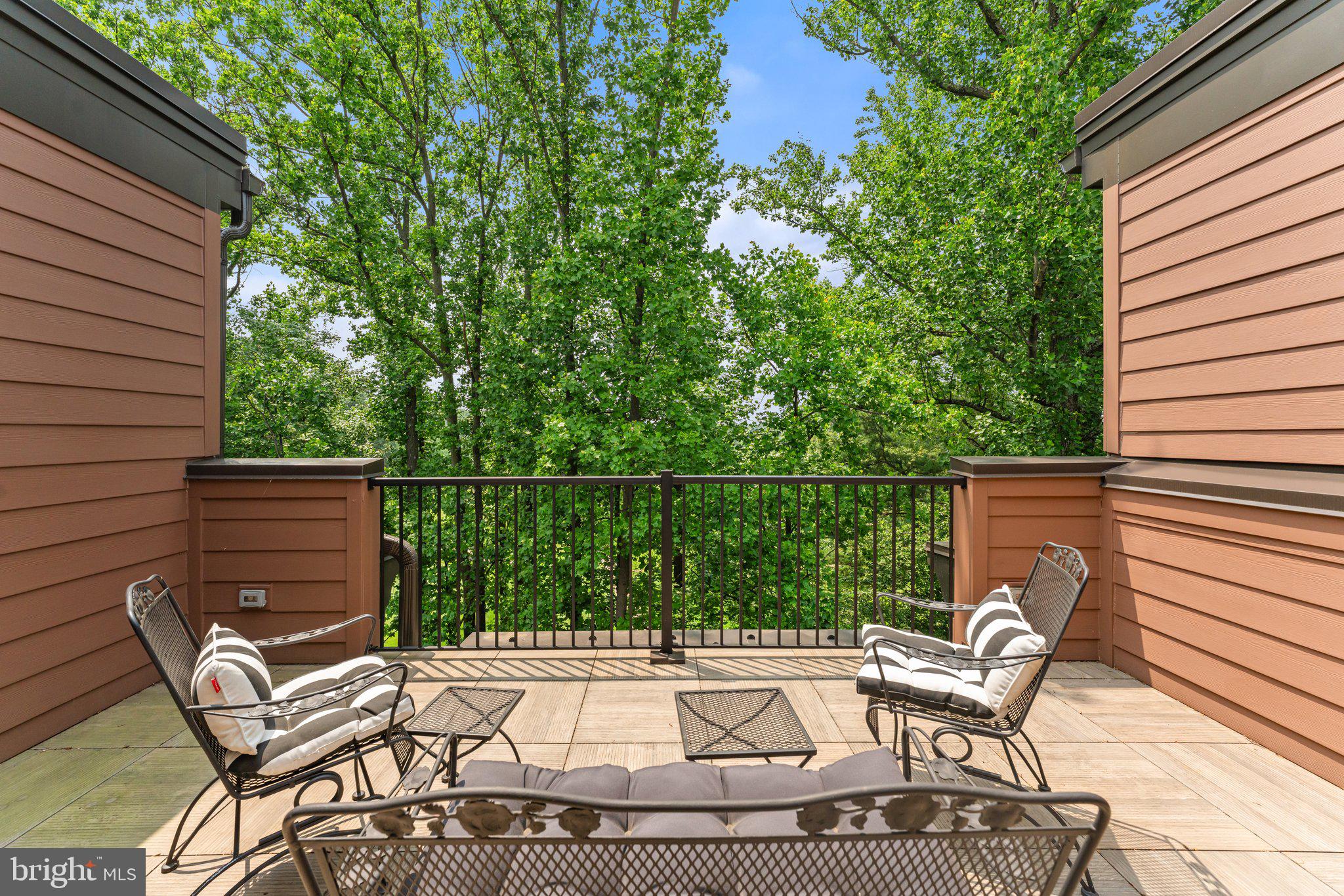 3546 SUTTON HEIGHTS CIRCLE