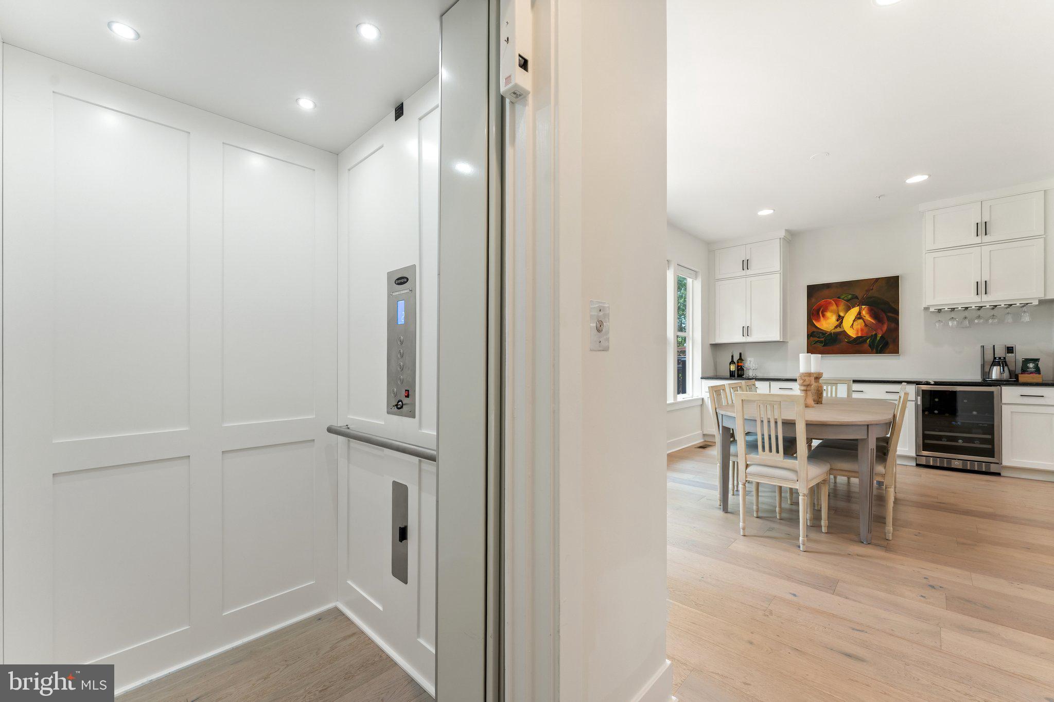 3546 SUTTON HEIGHTS CIRCLE