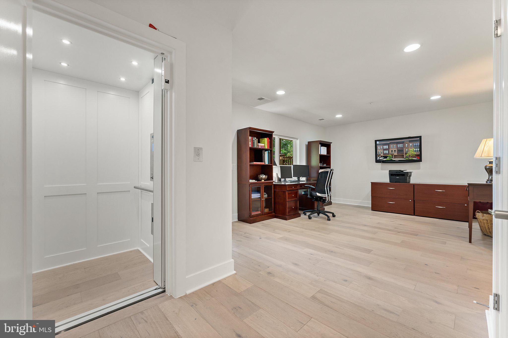 3546 SUTTON HEIGHTS CIRCLE