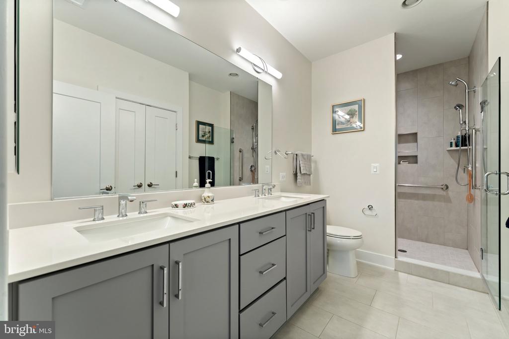 3546 SUTTON HEIGHTS CIRCLE