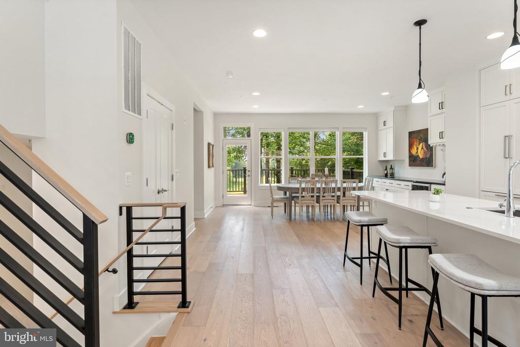 3546 SUTTON HEIGHTS CIRCLE