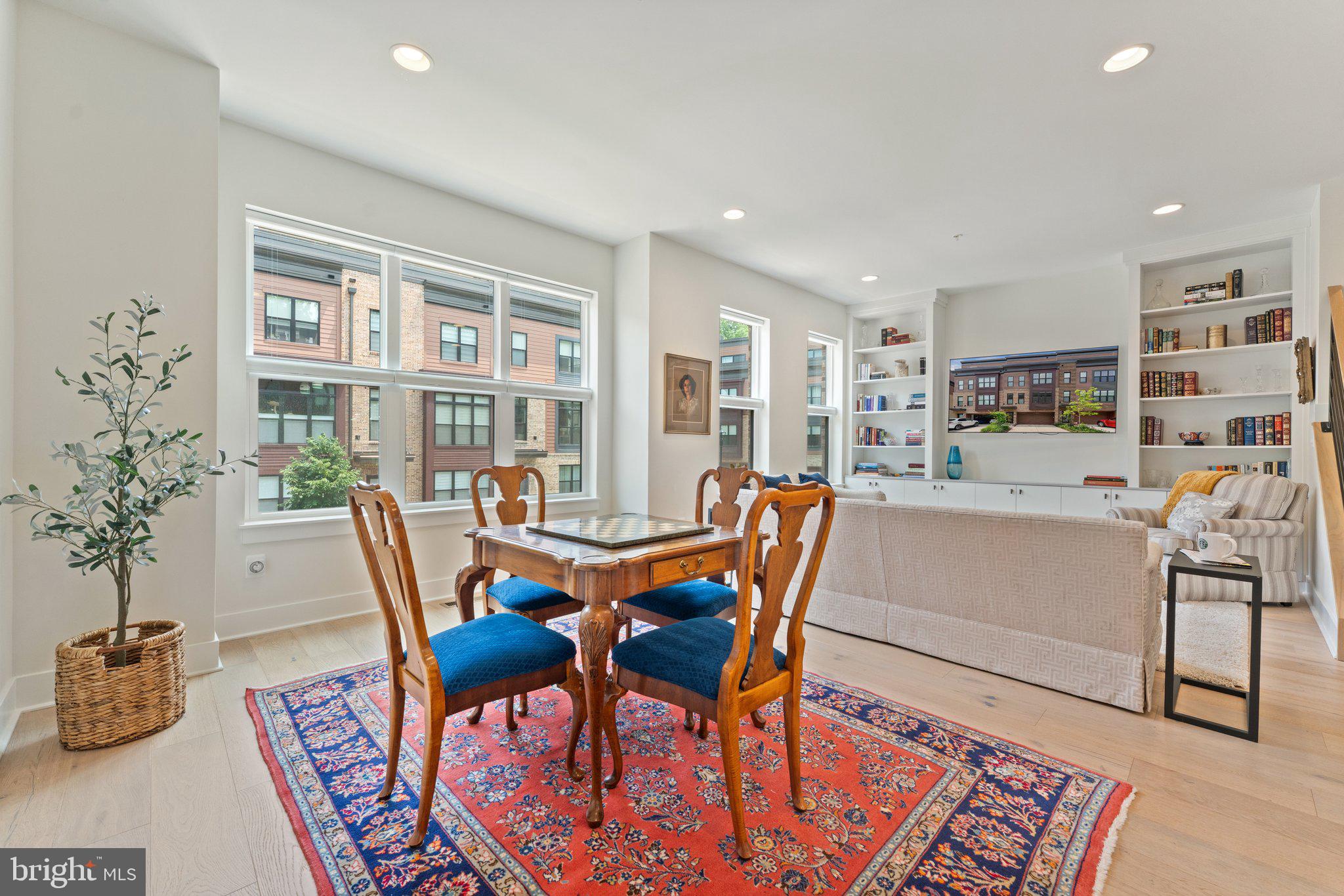 3546 SUTTON HEIGHTS CIRCLE