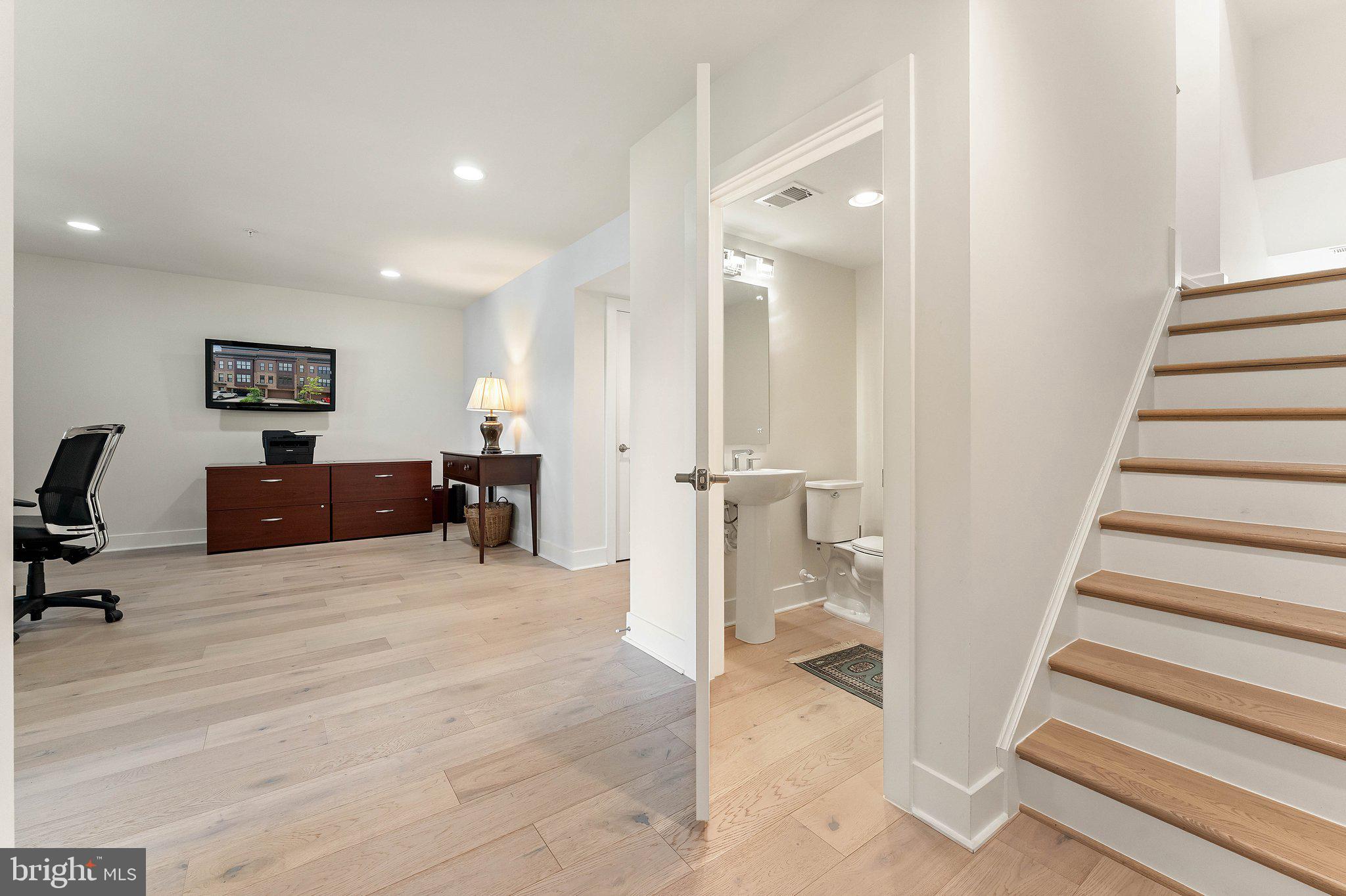 3546 SUTTON HEIGHTS CIRCLE