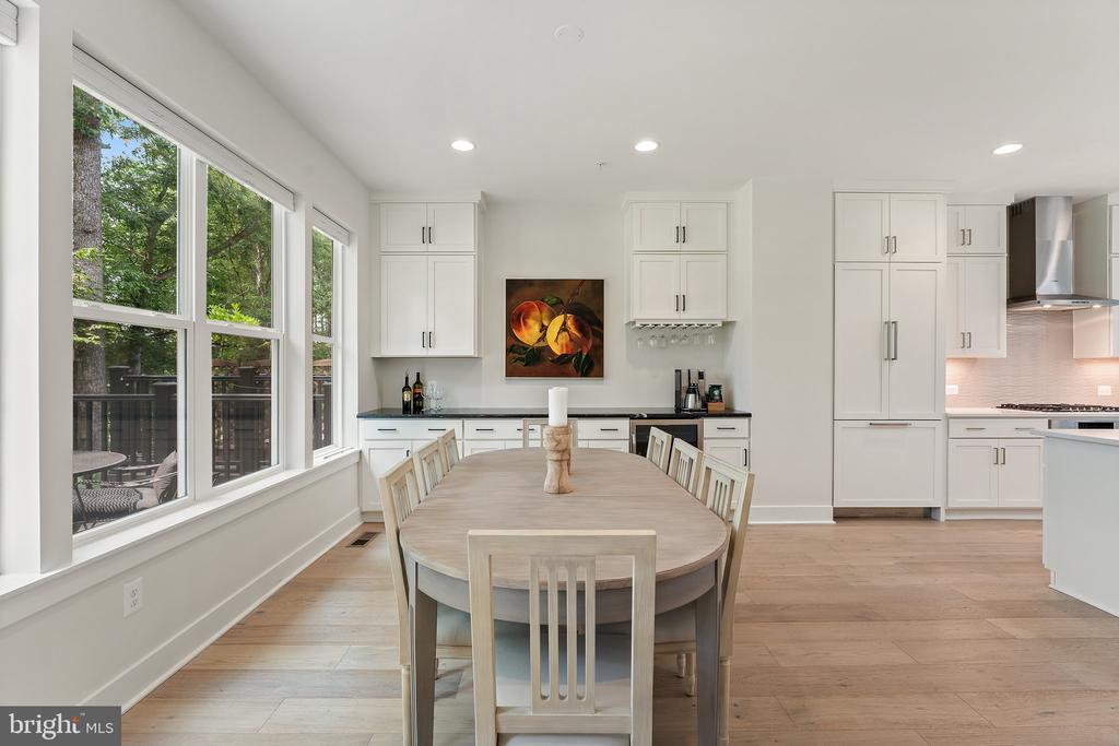 3546 SUTTON HEIGHTS CIRCLE
