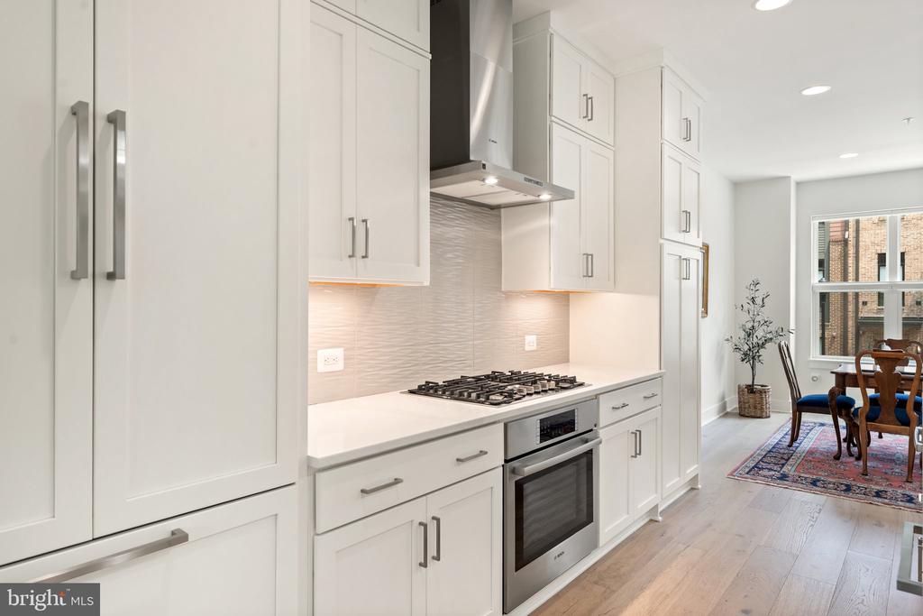 3546 SUTTON HEIGHTS CIRCLE