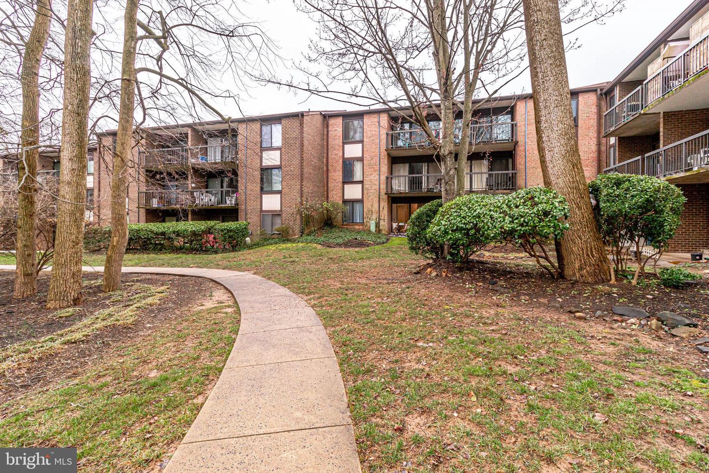 9804 Kingsbridge Dr #201