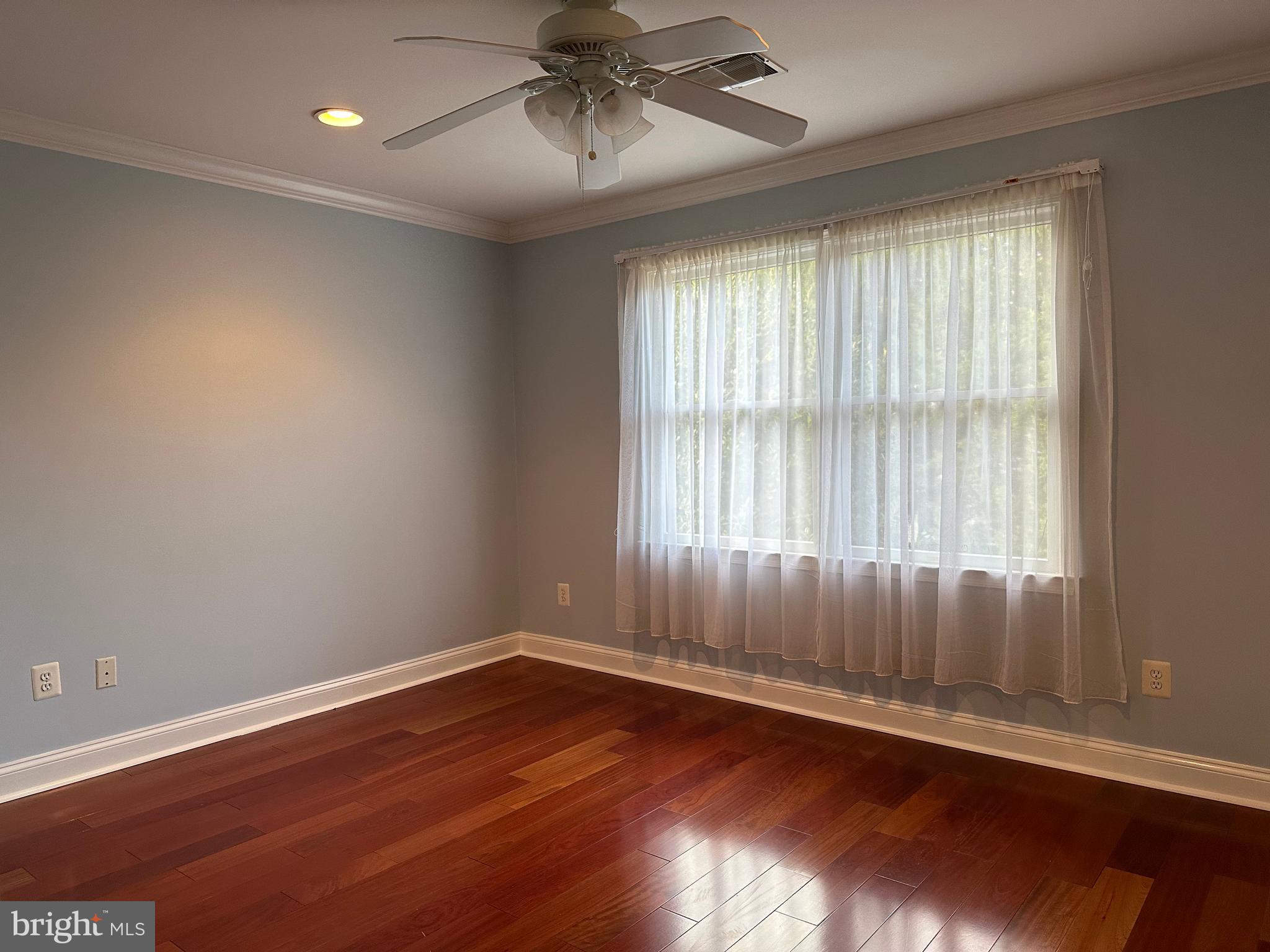 3215 SPRING RAIN COURT