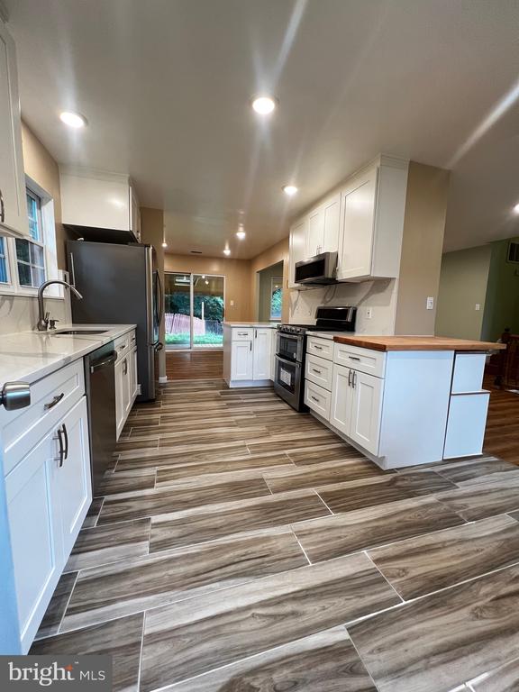 7936 ORANGE PLANK ROAD