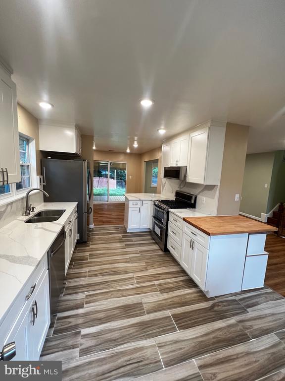 7936 ORANGE PLANK ROAD