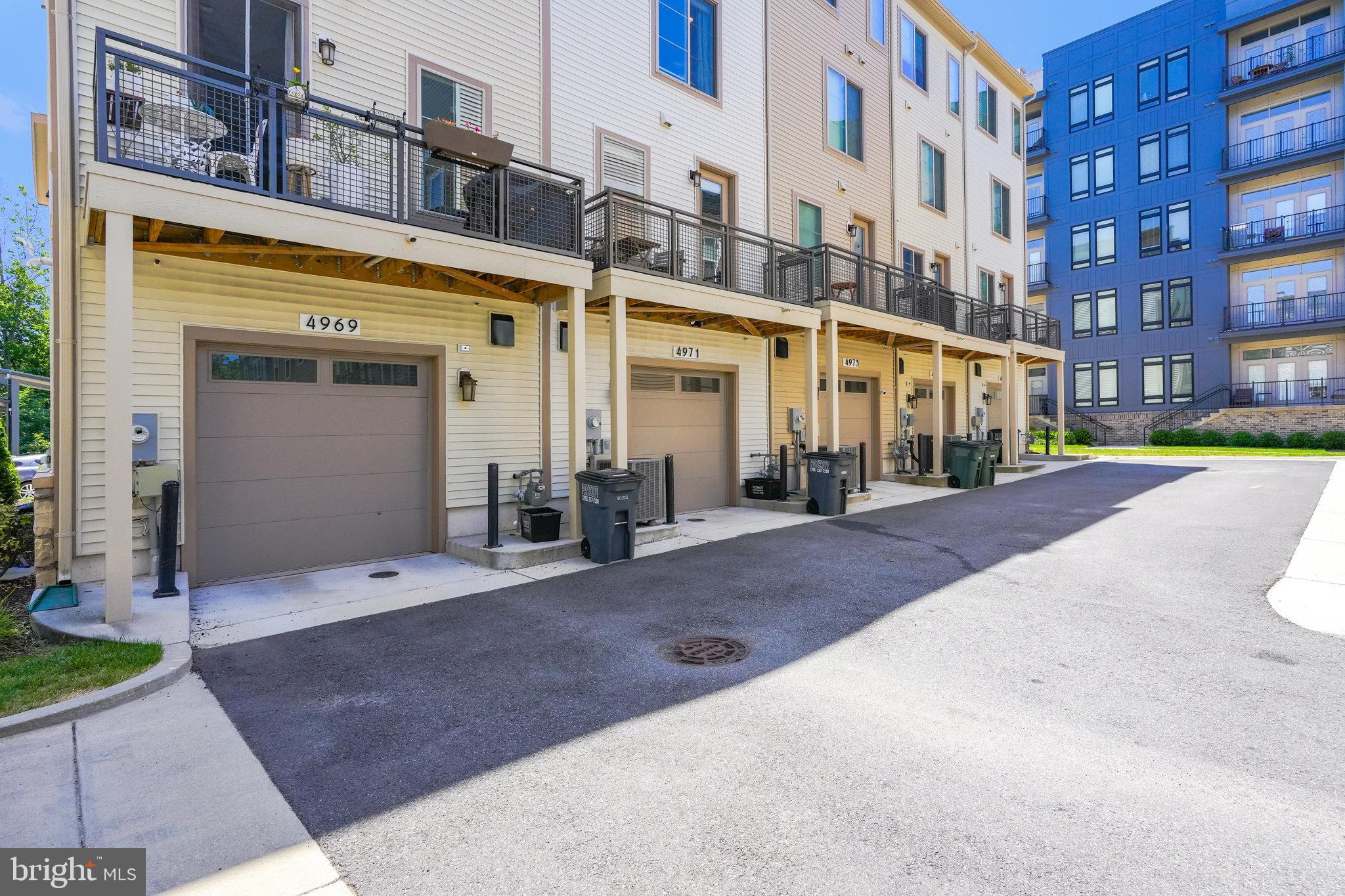 4971 LAKESIDE CROSSING
