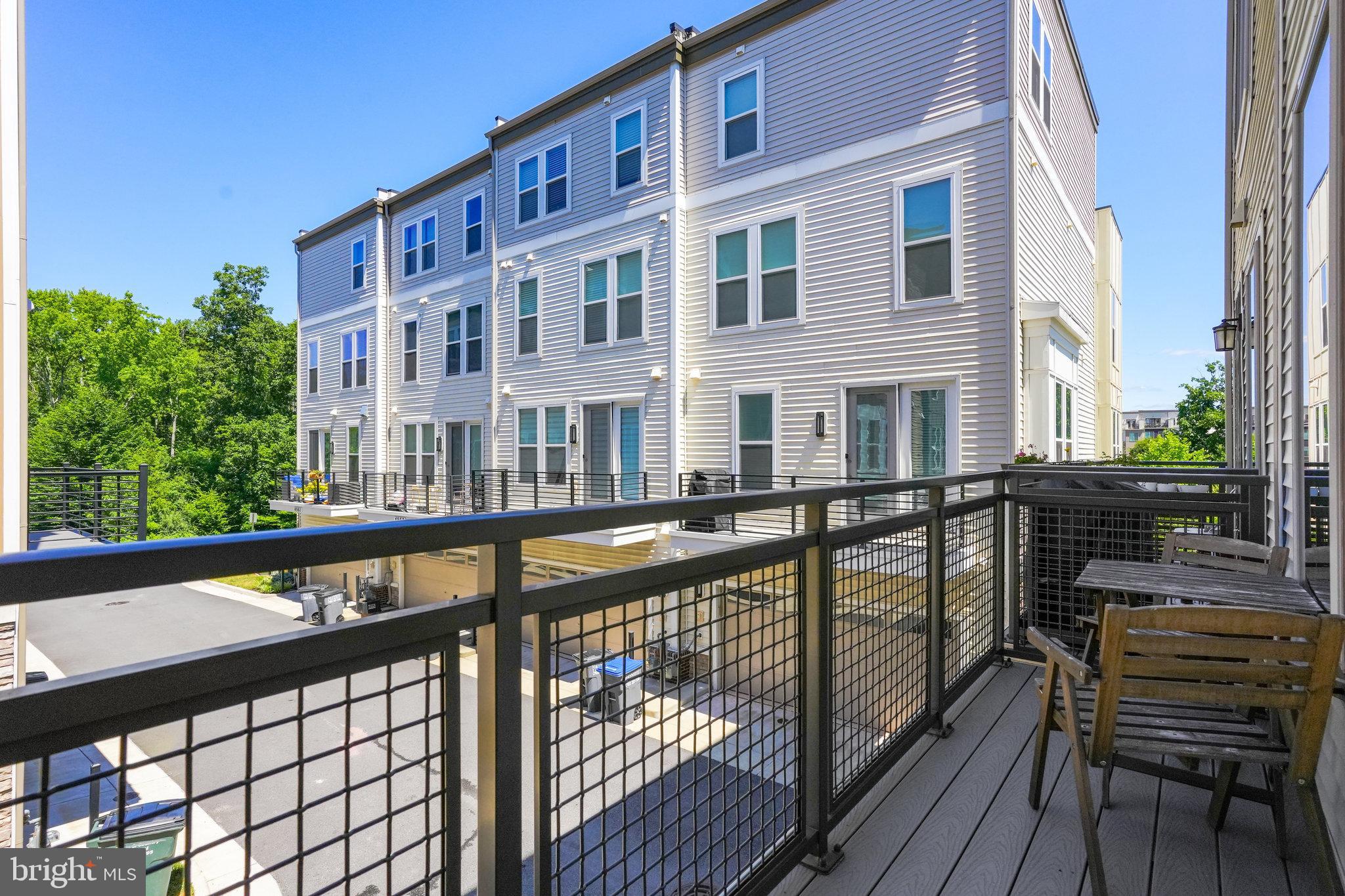 4971 LAKESIDE CROSSING