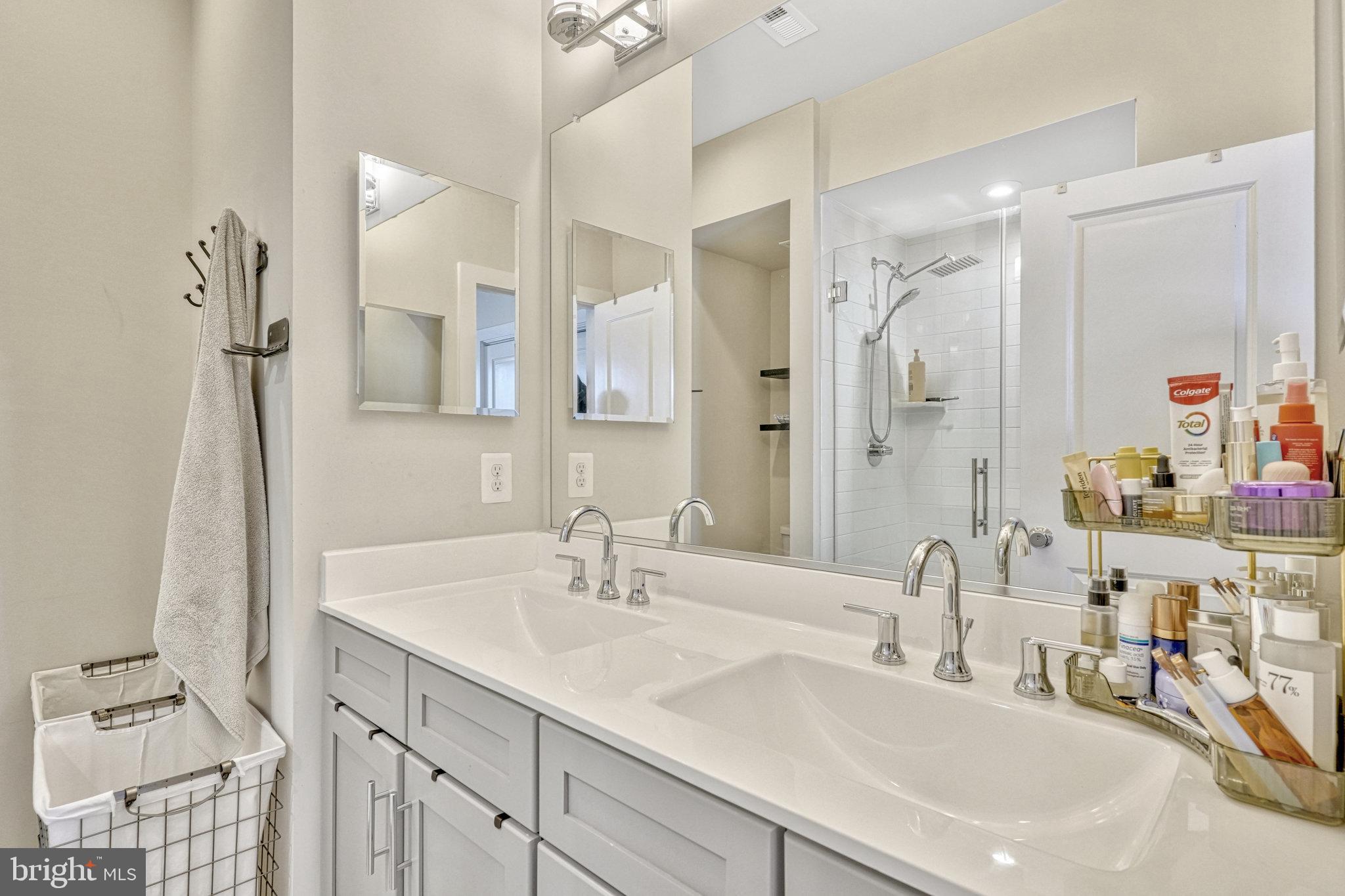 4971 LAKESIDE CROSSING
