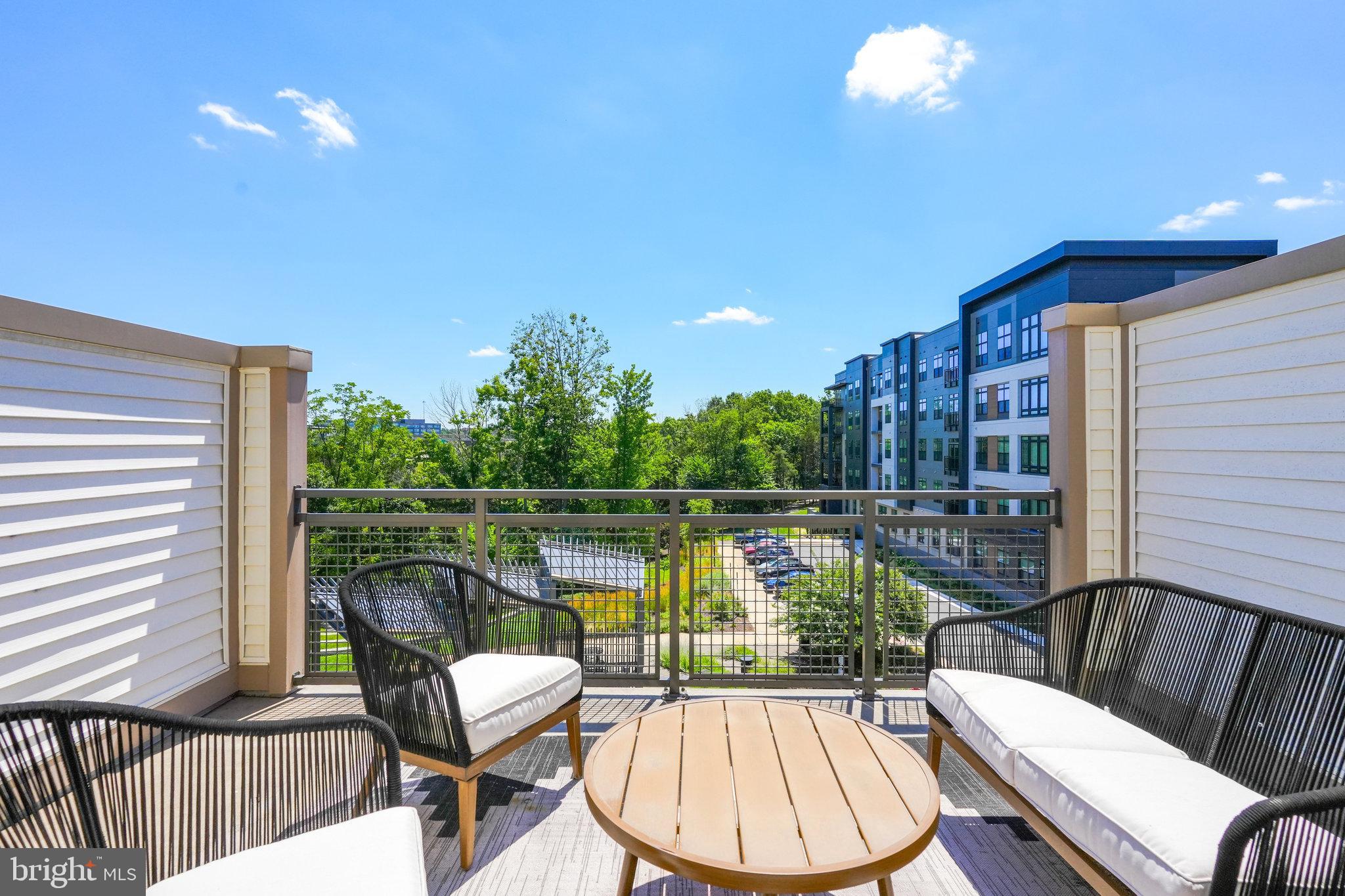 4971 LAKESIDE CROSSING