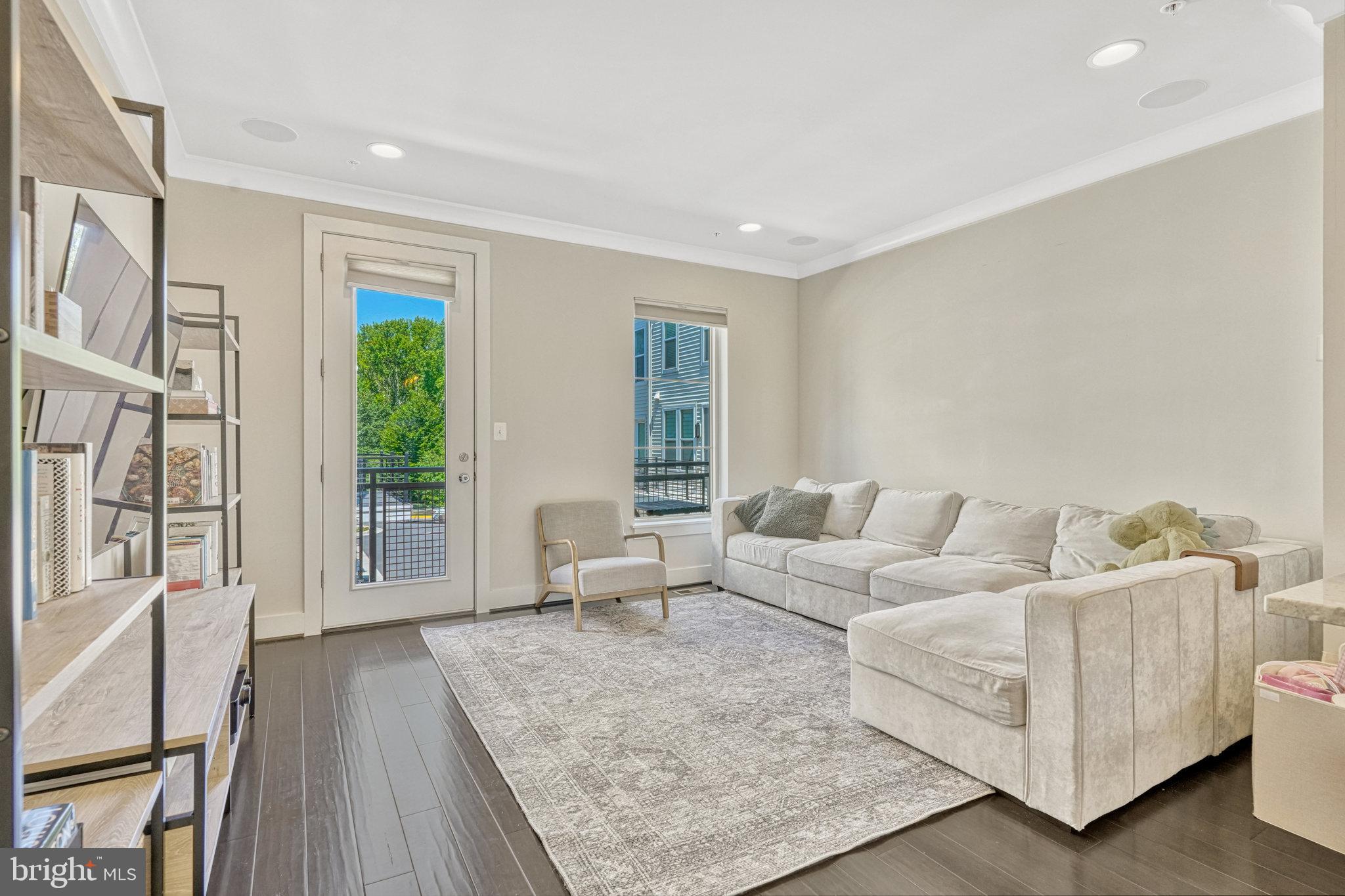 4971 LAKESIDE CROSSING