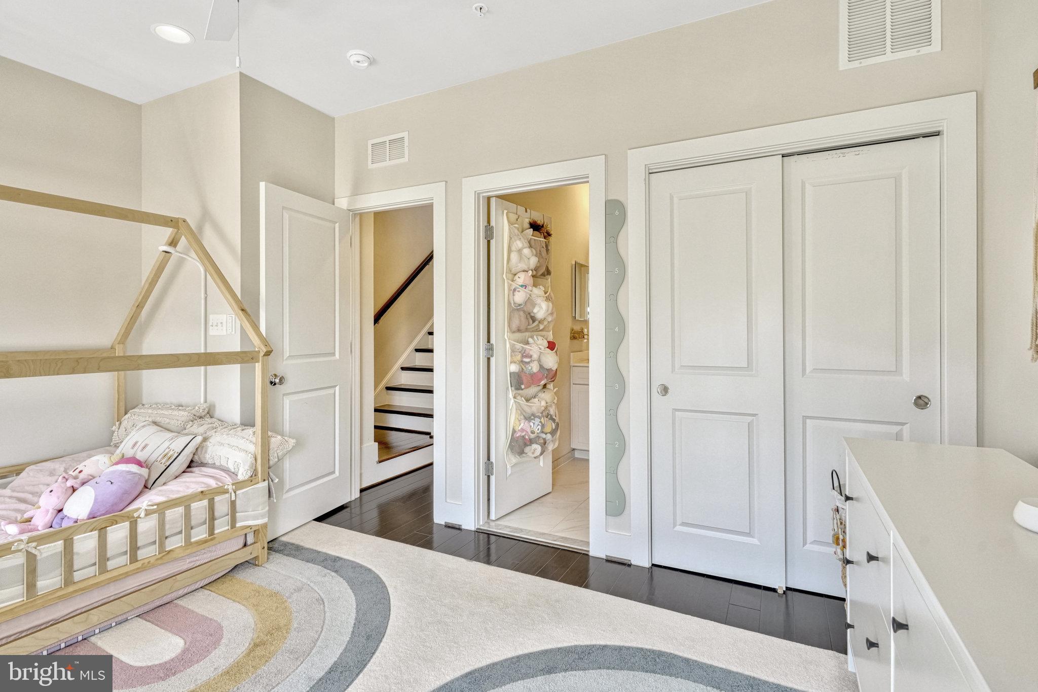 4971 LAKESIDE CROSSING
