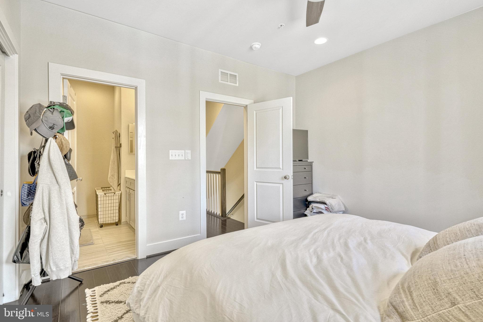 4971 LAKESIDE CROSSING