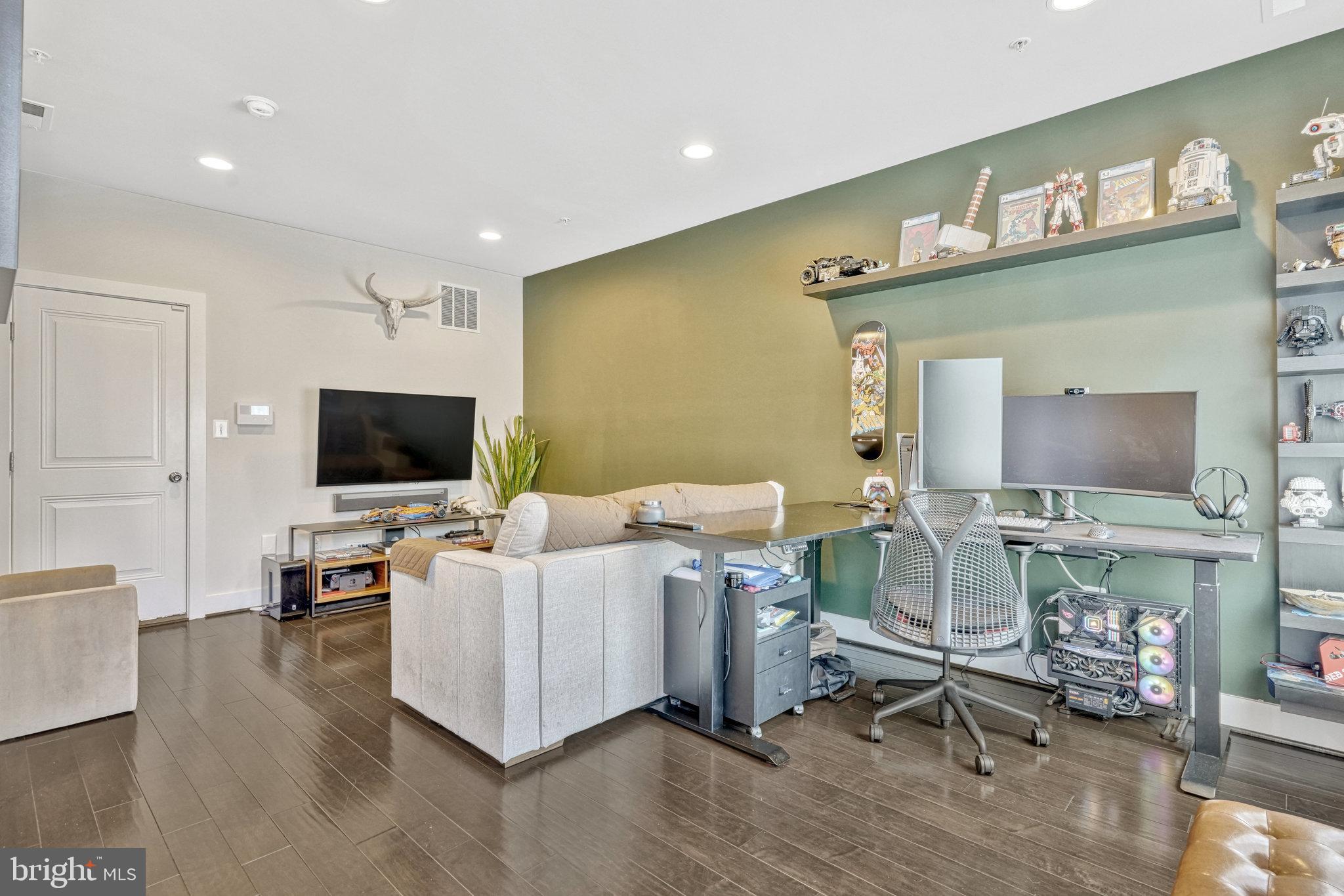 4971 LAKESIDE CROSSING