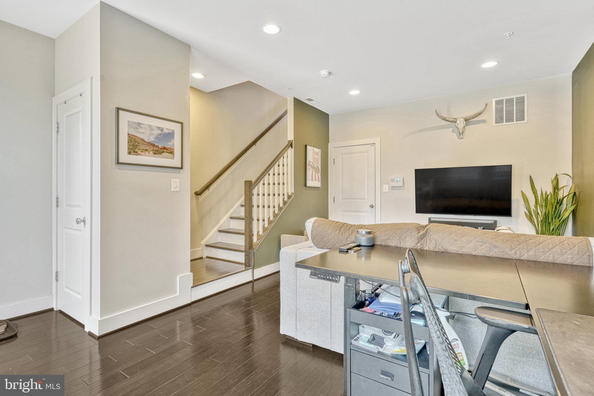 4971 LAKESIDE CROSSING