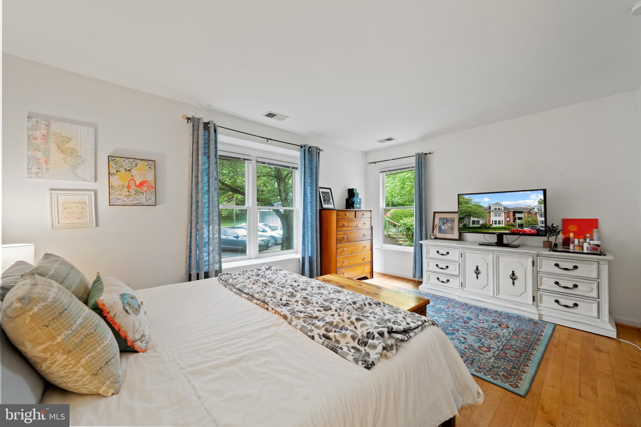 7594 LAKESIDE VILLAGE DRIVE F F