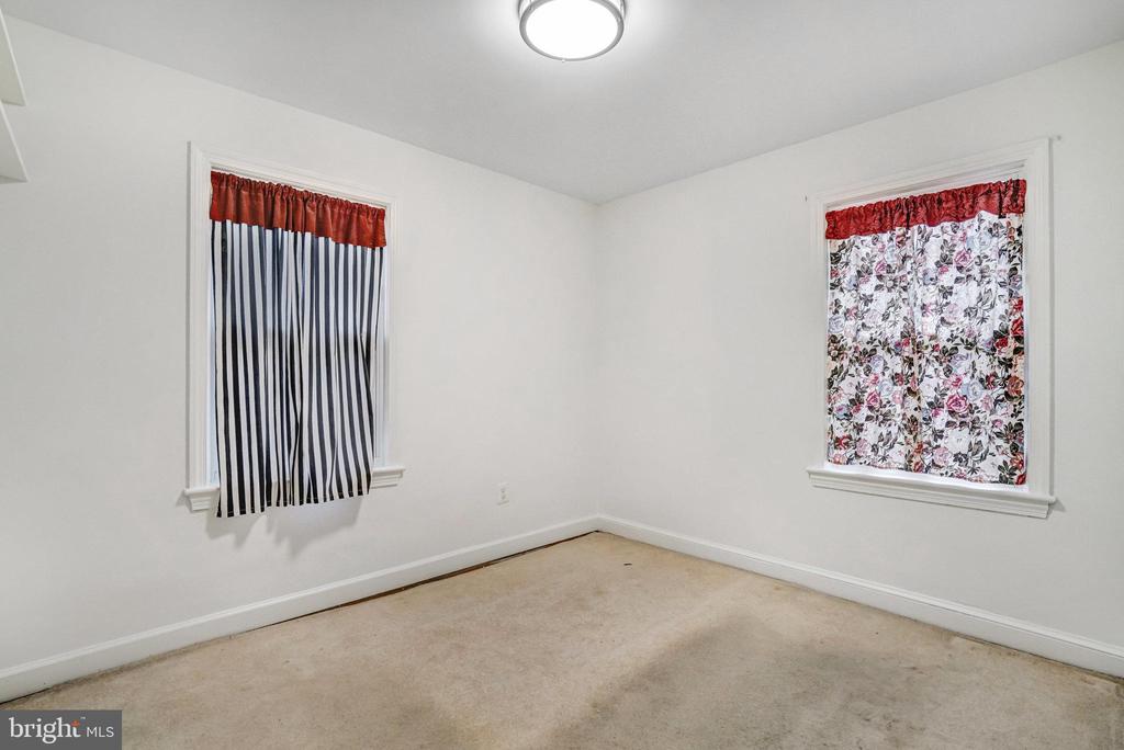 2833 SUMMERFIELD ROAD