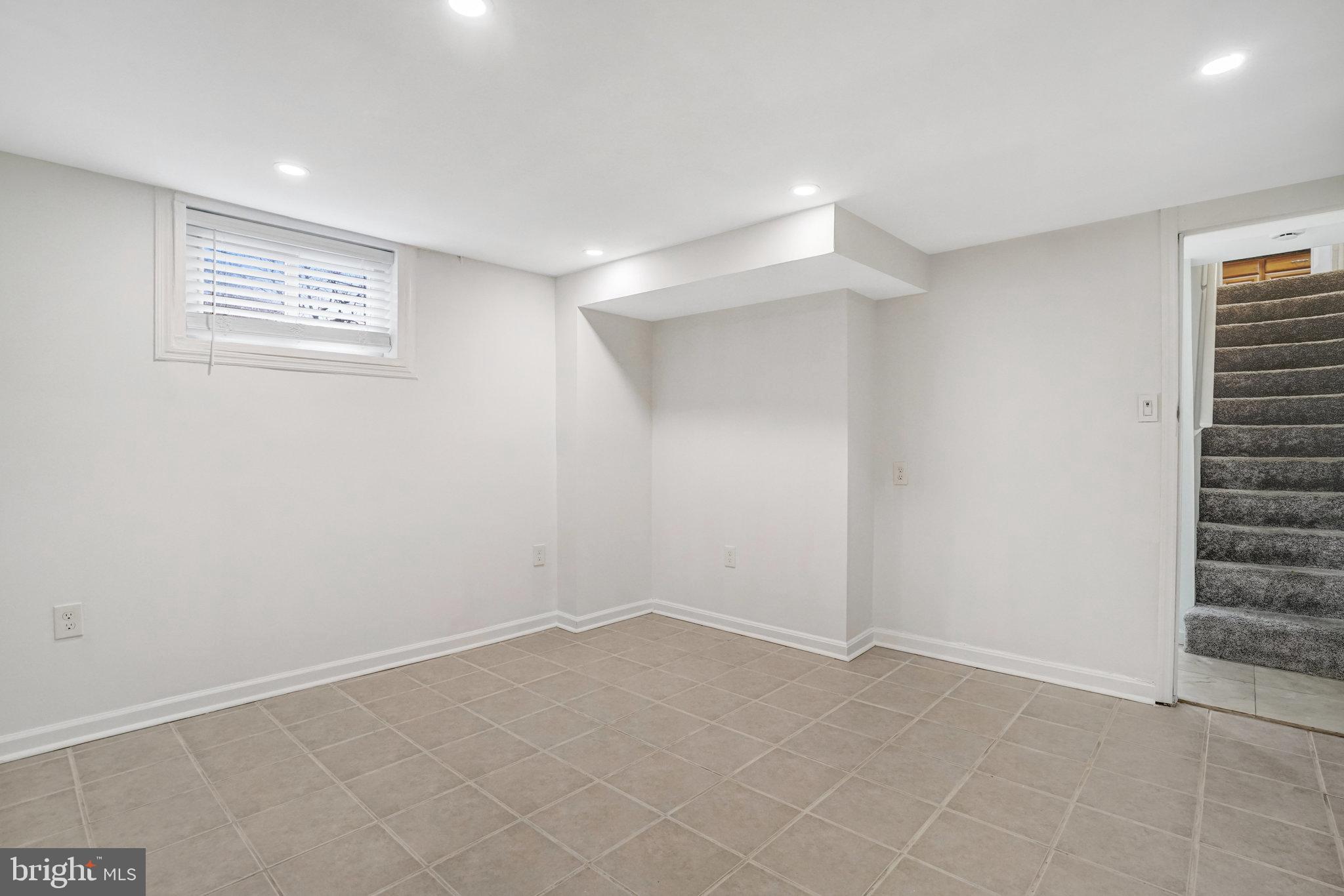 2833 SUMMERFIELD ROAD