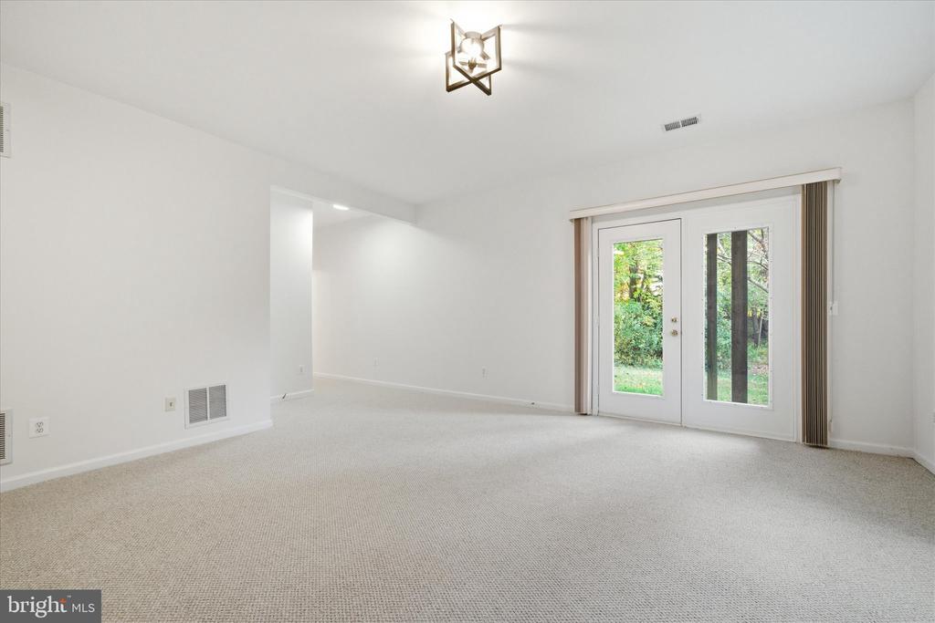 3116 WHITE DAISY PLACE