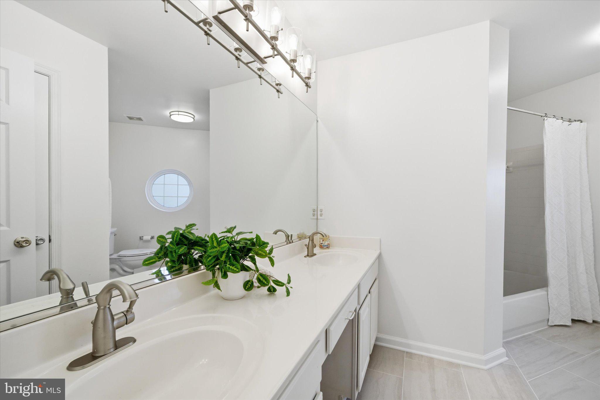 3116 WHITE DAISY PLACE