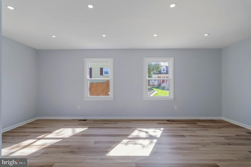 412 MAGNOLIA COURT