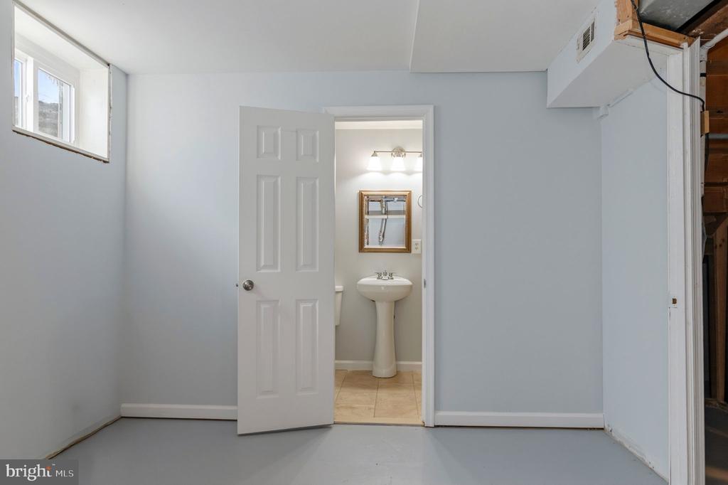 412 MAGNOLIA COURT