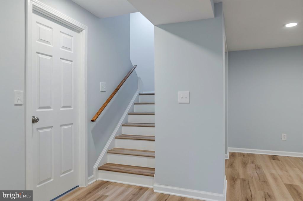 412 MAGNOLIA COURT