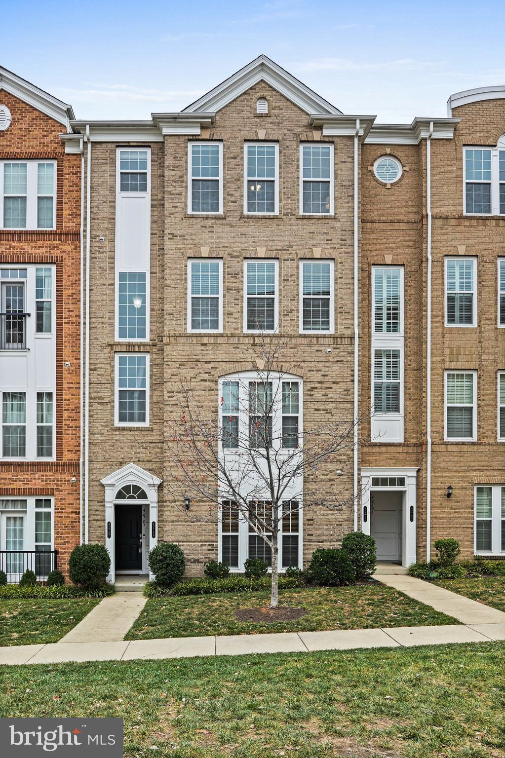42787 BURRELL SQUARE