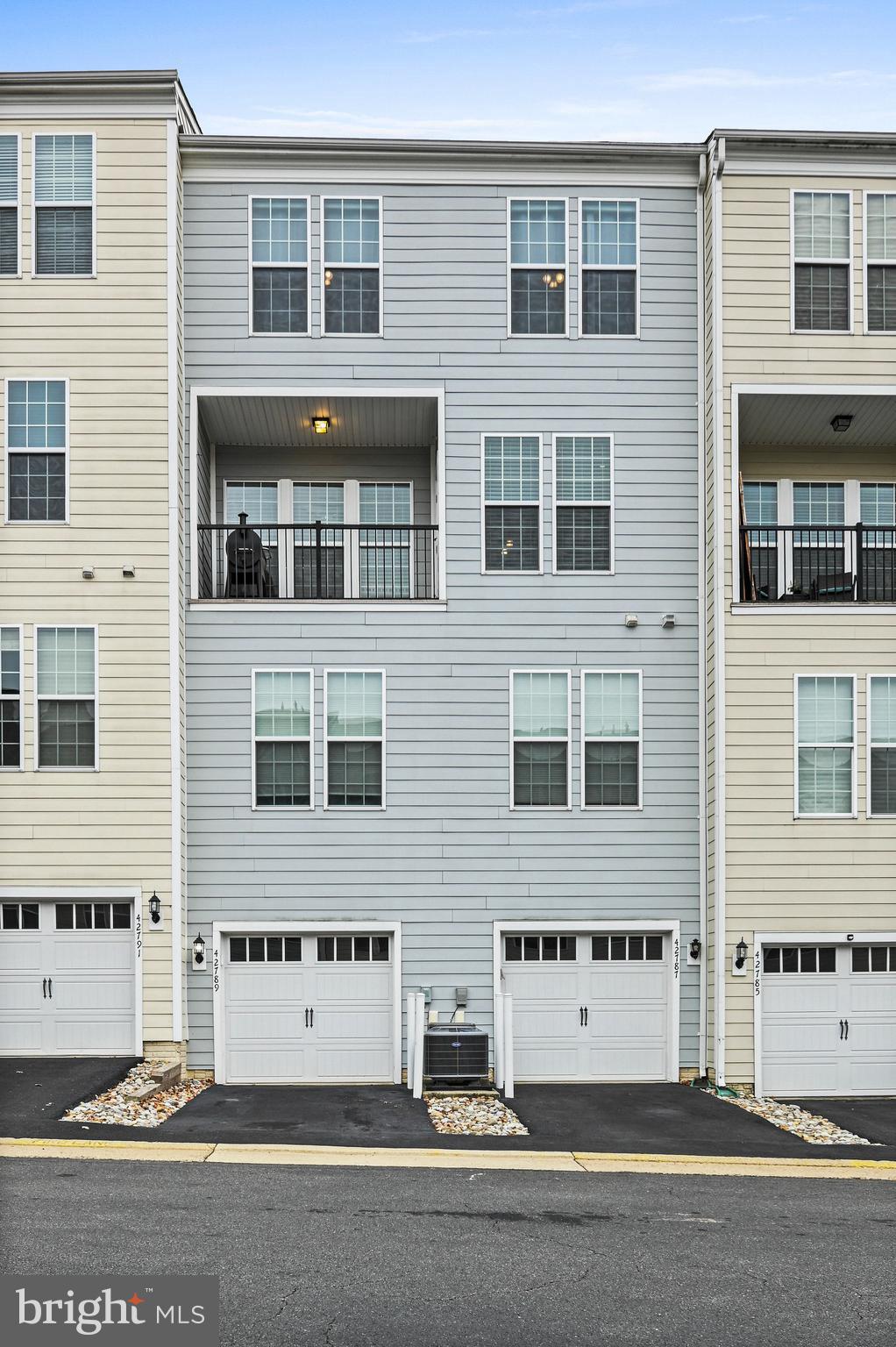42787 BURRELL SQUARE