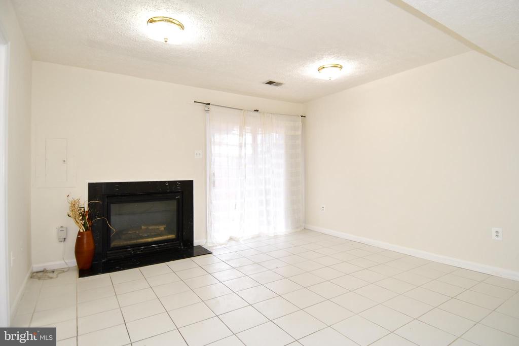 9415 LANAE LANE