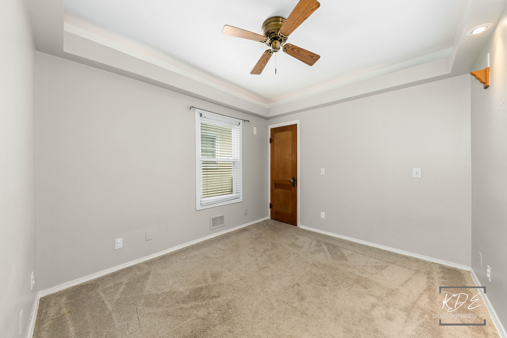 3829 N New England Avenue