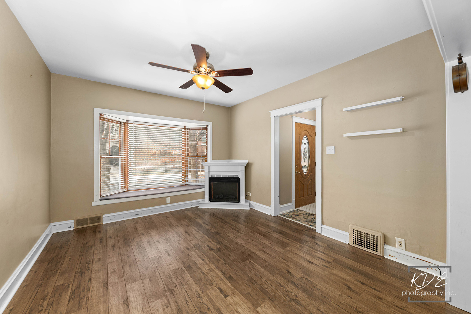 3829 N New England Avenue