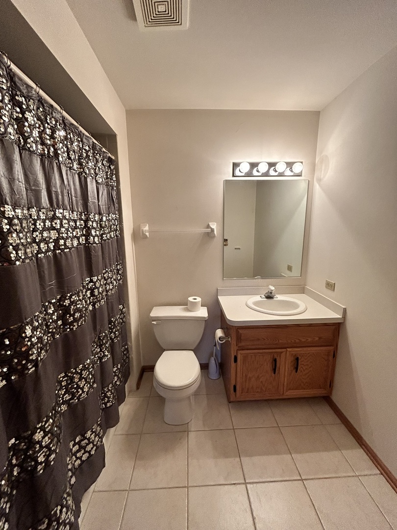 5620 158th Street Unit: 211