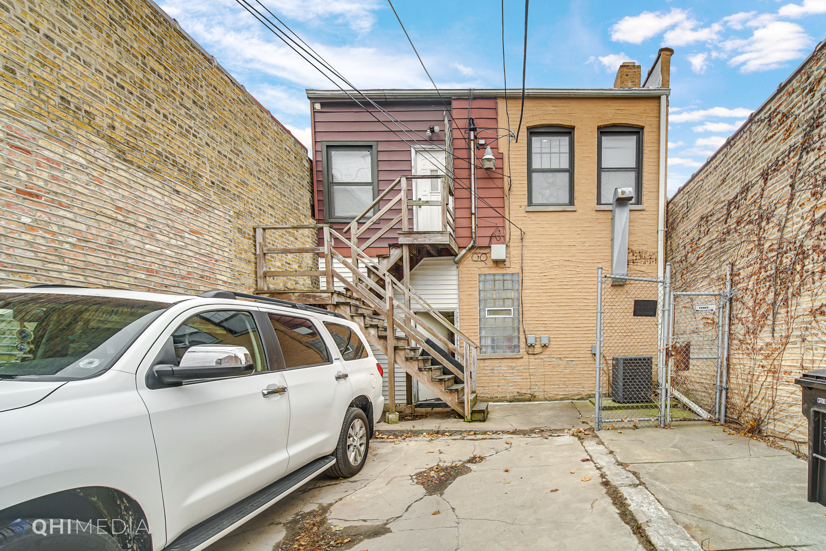 2714 W Peterson Avenue