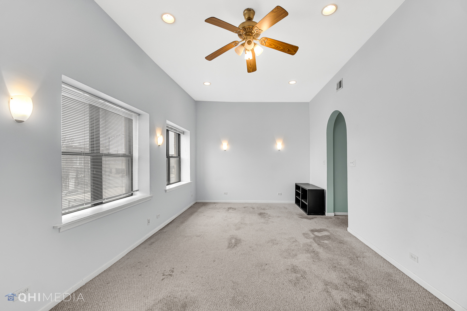 2714 W Peterson Avenue