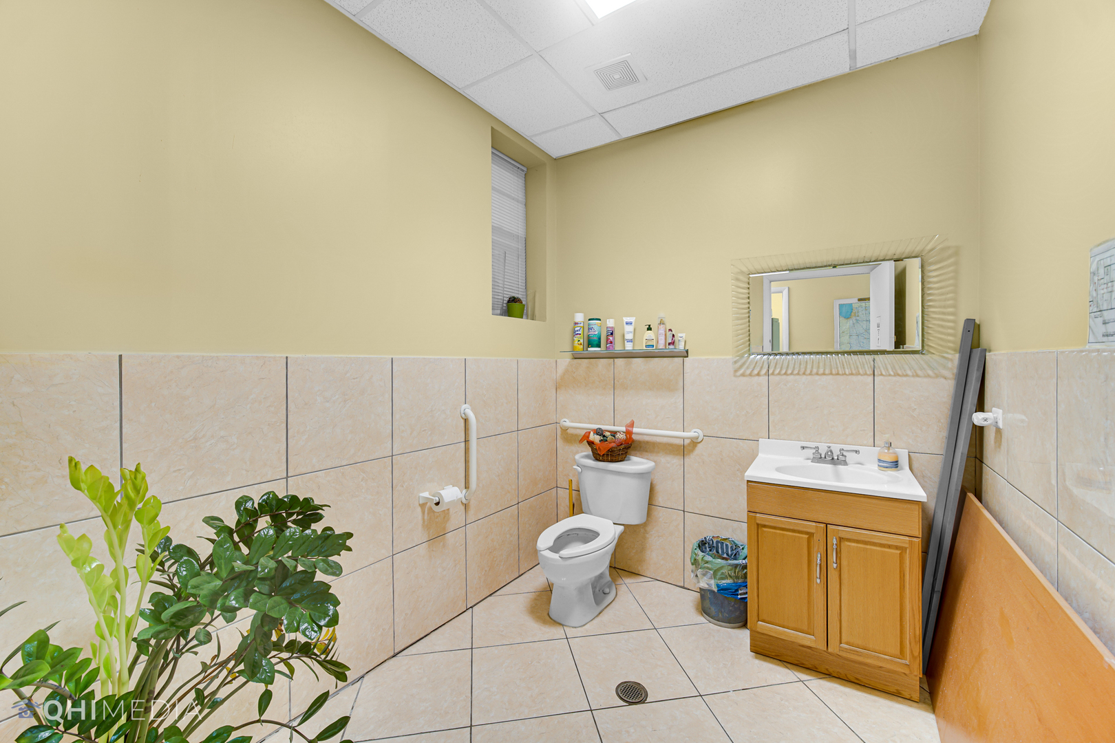 2714 W Peterson Avenue