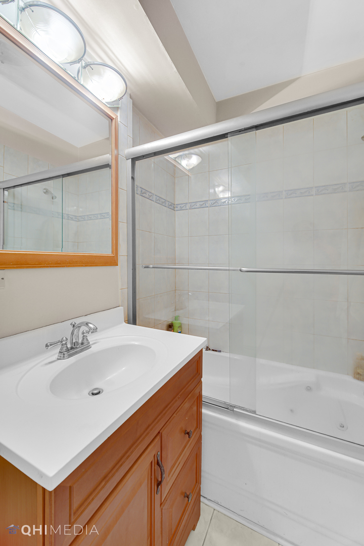 2714 W Peterson Avenue