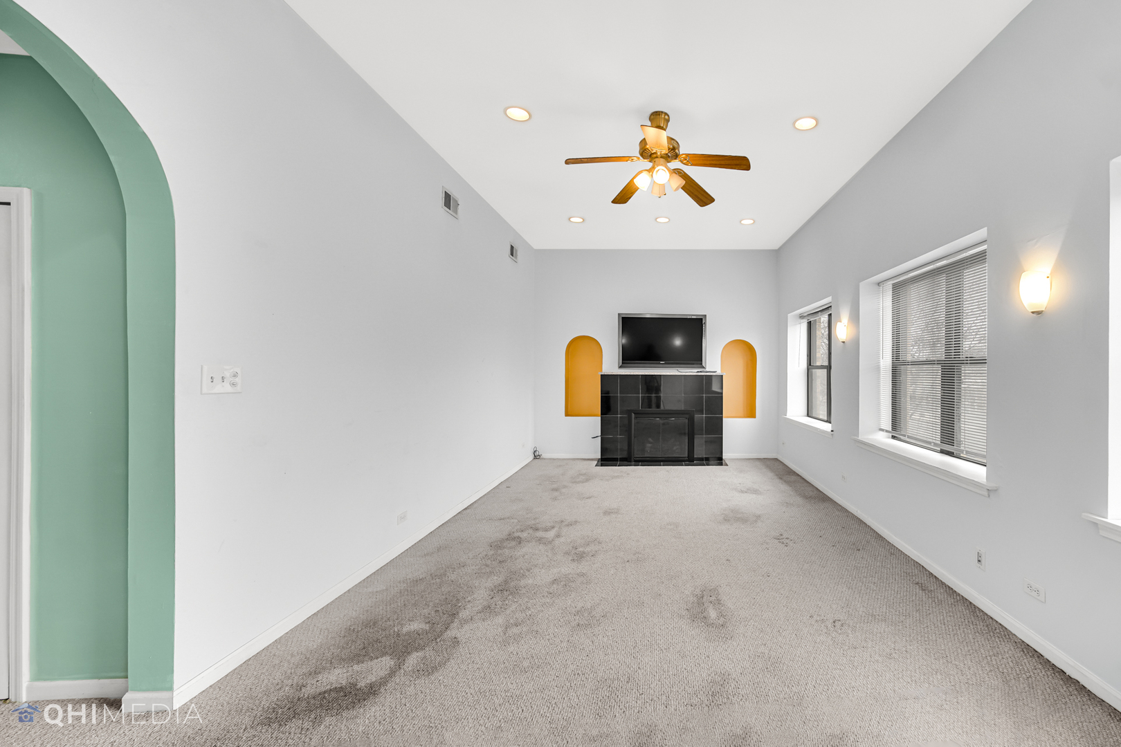 2714 W Peterson Avenue